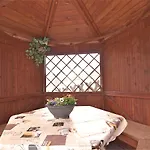 Gorgeous In Sohl With Garden Holiday home
