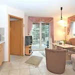 Gorgeous In Sohl With Garden Holiday home