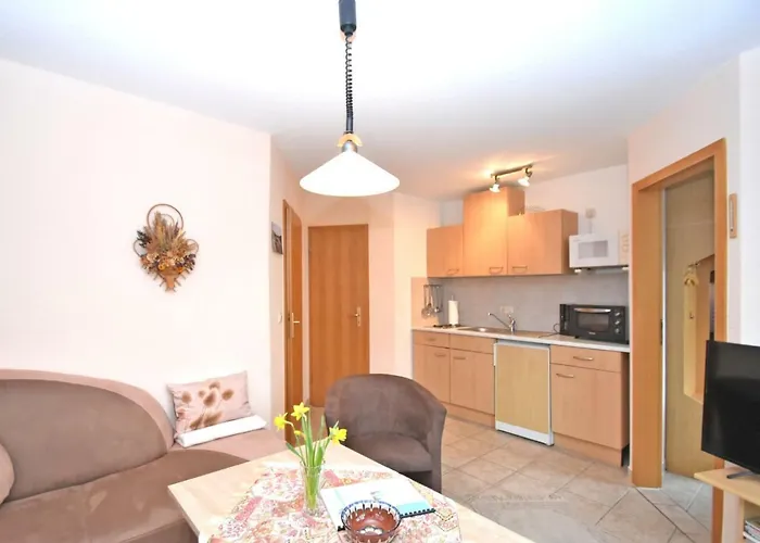 Gorgeous In Sohl With Garden بيت للعطل